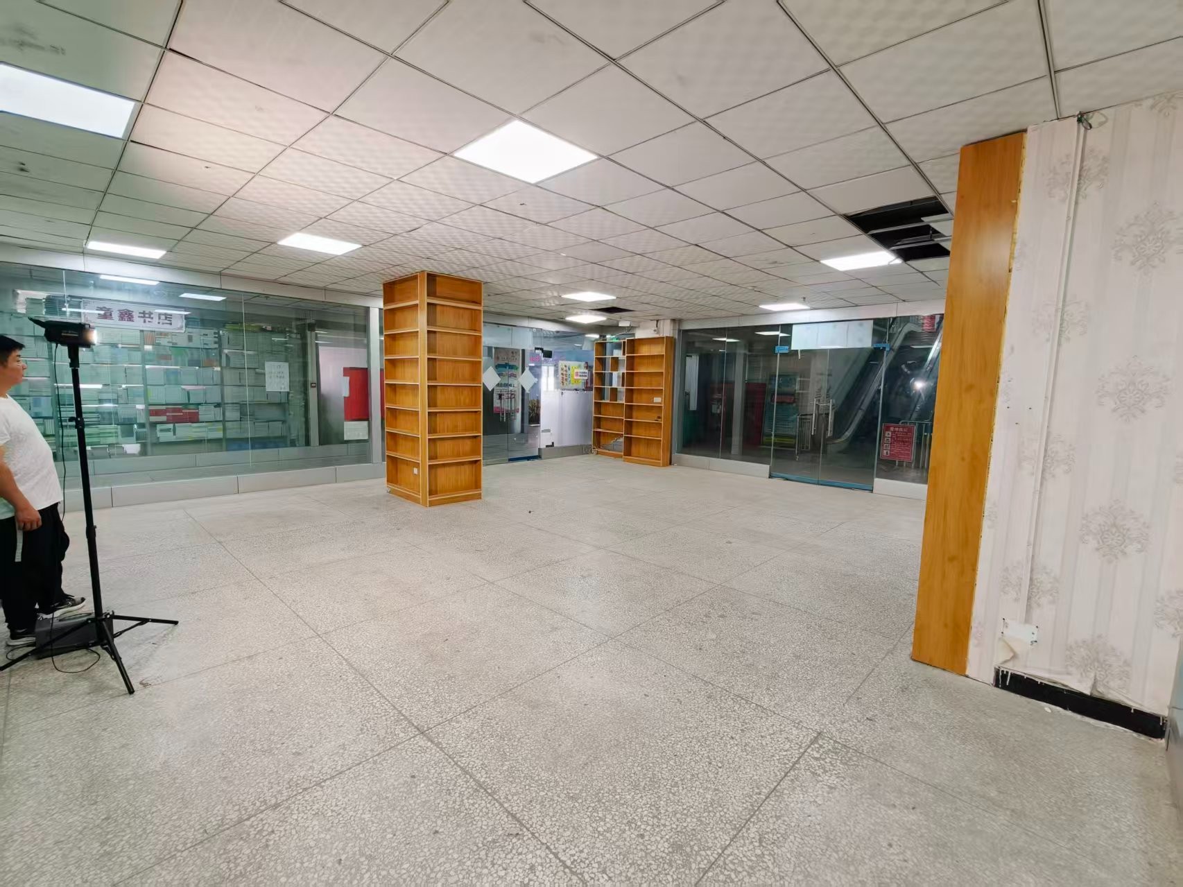 新建西街入驻AI产业园，共享数字经济新机遇